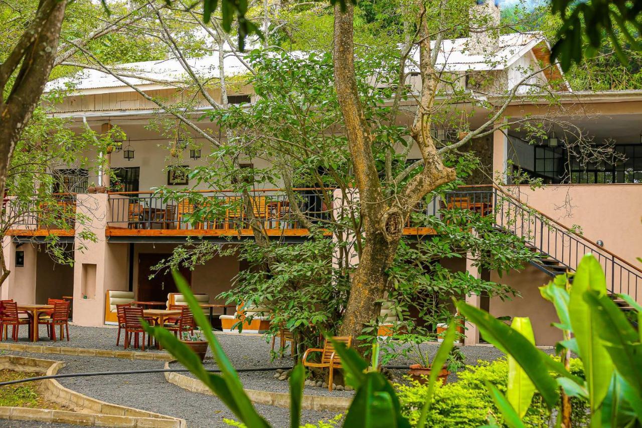 Mbugwe Lodge Arusha Bagian luar foto